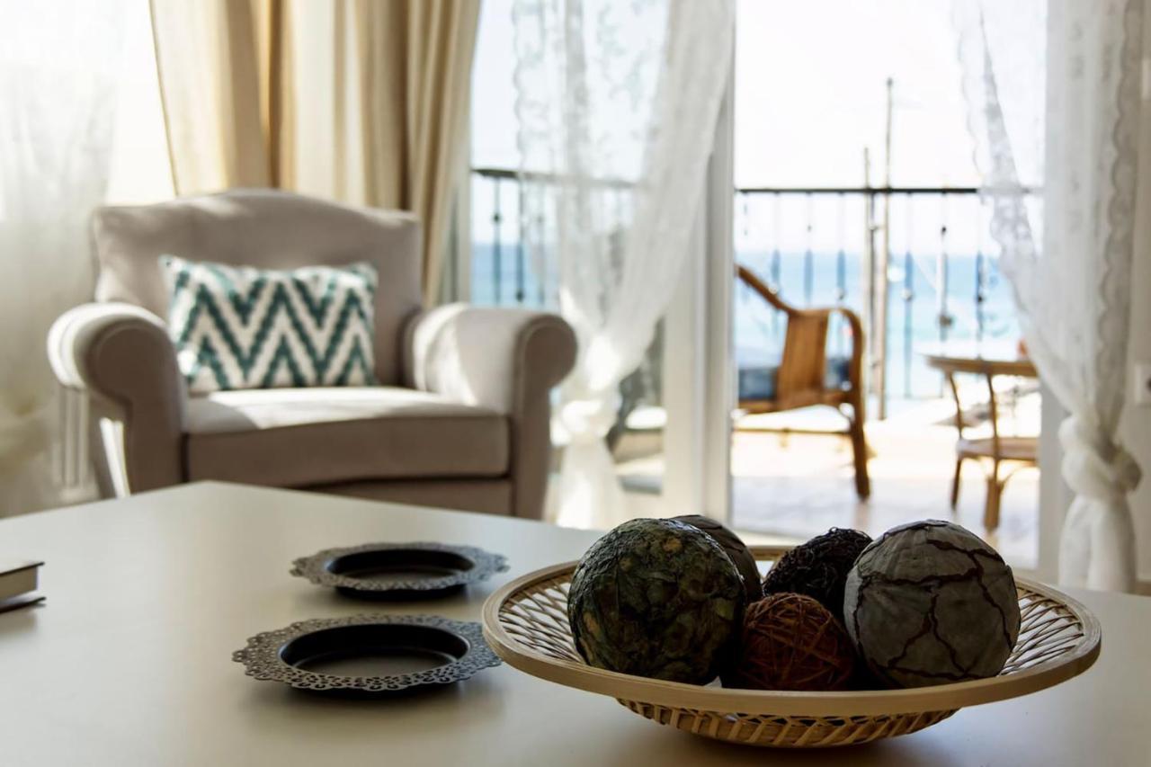 Lemon Beach Front Apartment, Nikiti ภายนอก รูปภาพ