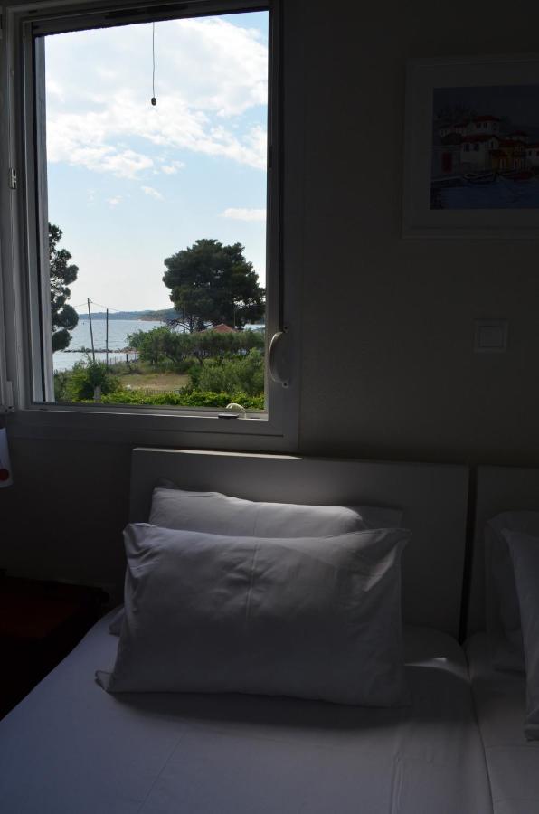 Lemon Beach Front Apartment, Nikiti ภายนอก รูปภาพ