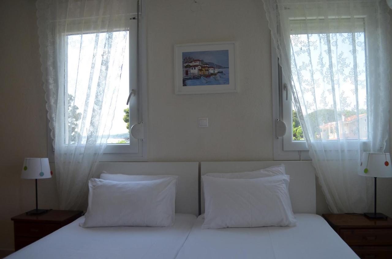 Lemon Beach Front Apartment, Nikiti ภายนอก รูปภาพ